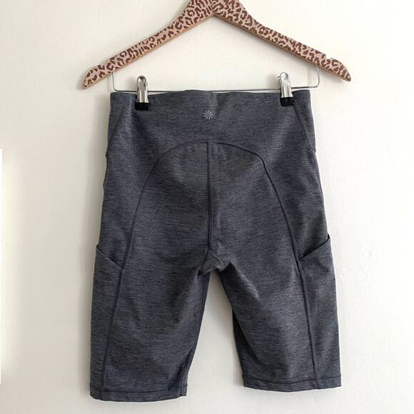 ATHLETA Ultimate Stash Pocket Gray 9" Shorts Size Small - Picture 1 of 6